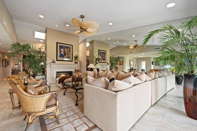 49 Camisa Lane, Palm Desert CA: https://media.crmls.org/mediaz/8f5ee3ce-ac86-4195-8757-931936ba3a76.jpg