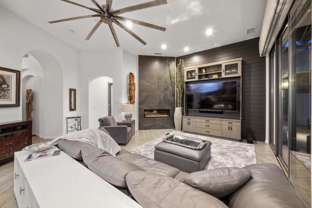 76357 Via Chianti, Indian Wells CA: https://media.crmls.org/mediaz/8f5f8ce6-f132-41d1-b4e7-9bba64db9cff.jpg