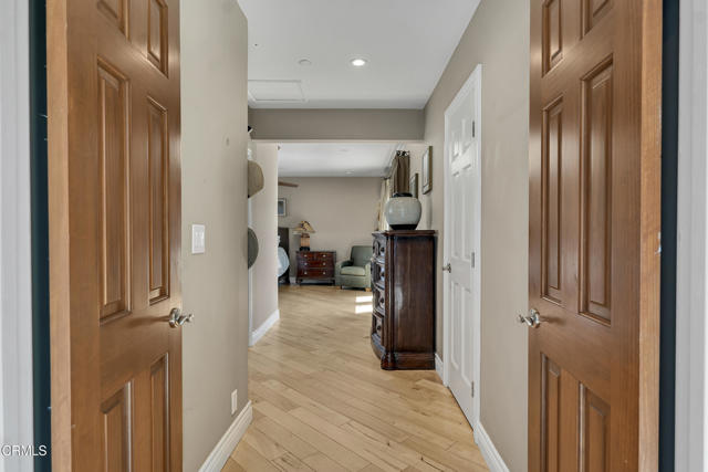 9999 Wornom Avenue, Sunland CA: https://media.crmls.org/mediaz/8f600d0e-e97a-47ce-94c6-889dfd6e481a.jpg