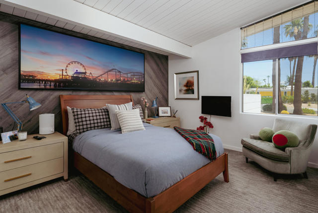 2845 E Wyman Drive, Palm Springs CA: https://media.crmls.org/mediaz/8f602d45-7e70-4329-bca3-075808de9607.jpg
