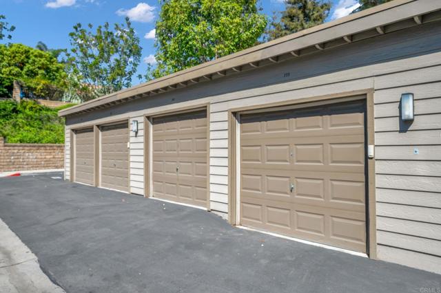 Detail Gallery Image 23 of 38 For 1091 Shadowridge Dr #118,  Vista,  CA 92081 - 2 Beds | 2 Baths