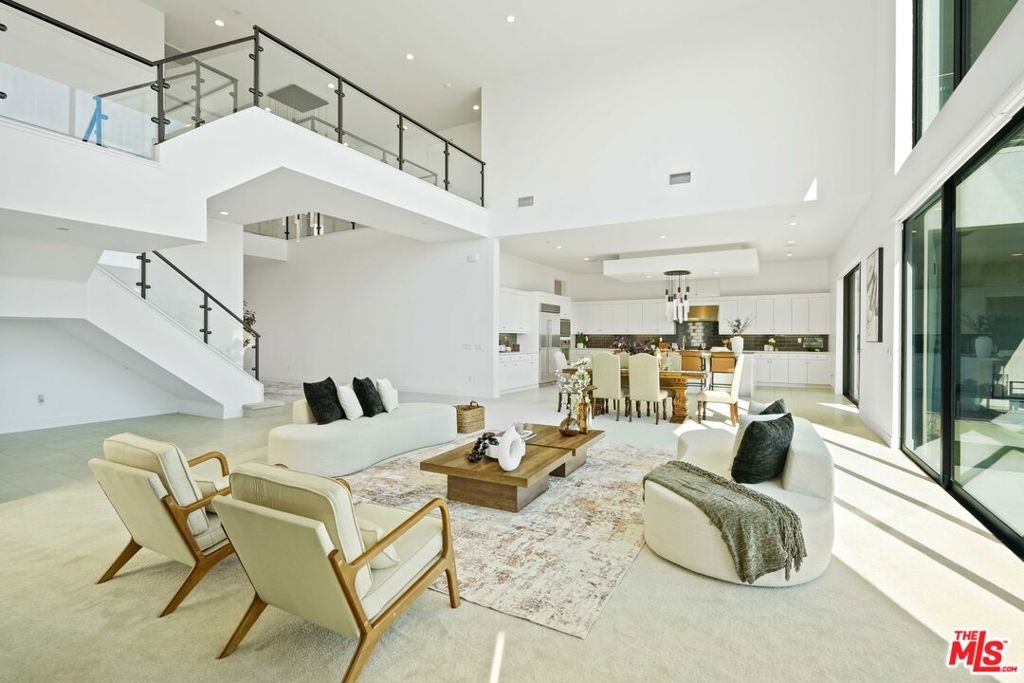 11818 N Hillsborough Lane