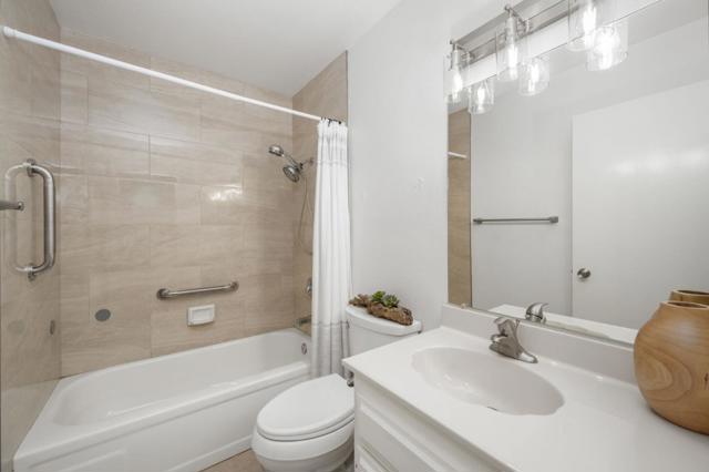 3575 Guava Way, Oceanside CA: https://media.crmls.org/mediaz/8f619aa2-9c0d-4234-9b9d-0a5c20811c5e.jpg