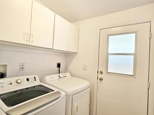 246 S Paseo Laredo, Cathedral City CA: https://media.crmls.org/mediaz/8f624ea4-b11c-414e-81cc-4cc5ead66c65.jpg