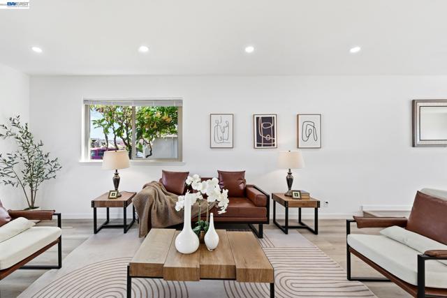 Image 5 of 51 For 1326 Vining Dr