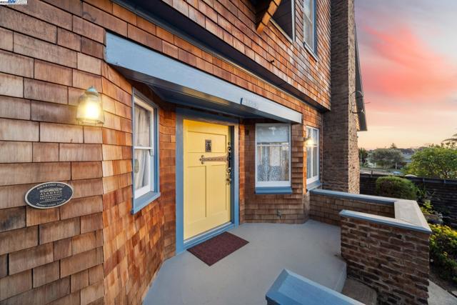 2000 CLINTON AVENUE, Alameda CA: https://media.crmls.org/mediaz/8f633a26-cce8-4ae9-8120-4de6757e446b.jpg
