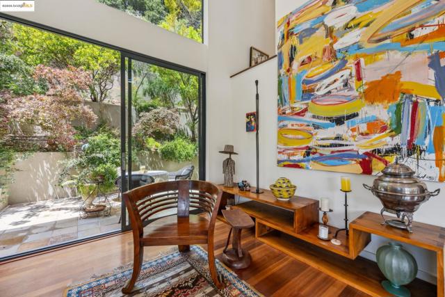 1015 Grand View Dr, Berkeley CA: https://media.crmls.org/mediaz/8f64557f-b202-4ada-b259-eef85a56bba7.jpg