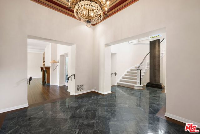 1029 Chevy Chase Drive, Beverly Hills CA: https://media.crmls.org/mediaz/8f647374-d18d-4ba6-b738-22fa6aac1ade.jpg