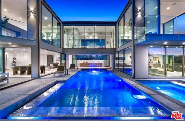1565 Haslam Terrace, Los Angeles CA: https://media.crmls.org/mediaz/8f64d180-8bfb-45db-b04e-eba92477f536.jpg