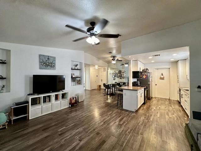 161 Eunice Circle, Blythe CA: https://media.crmls.org/mediaz/8f64efbf-7495-43b8-a9a5-aa442b437e7d.jpg