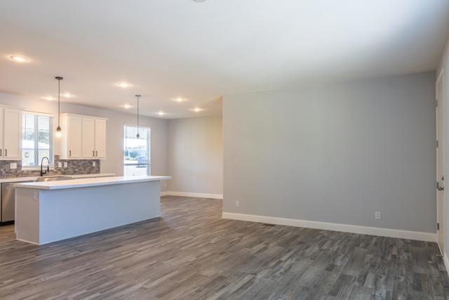 2003 Bayview Heights Dr, San Diego CA: https://media.crmls.org/mediaz/8f65706b-8c14-4aa5-96c9-f9be442c8e65.jpg