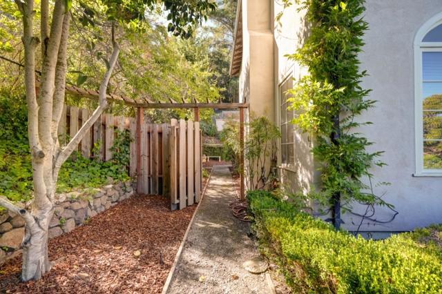 2855 Churchill Drive, Hillsborough CA: https://media.crmls.org/mediaz/8f6651b4-952e-46e3-8693-b9795732ca2a.jpg