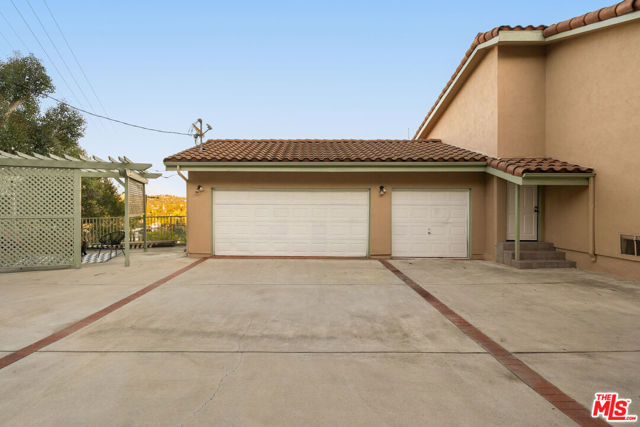 2447 Norwalk Avenue, Los Angeles CA: https://media.crmls.org/mediaz/8f672d76-f329-4316-923f-37480979dbda.jpg