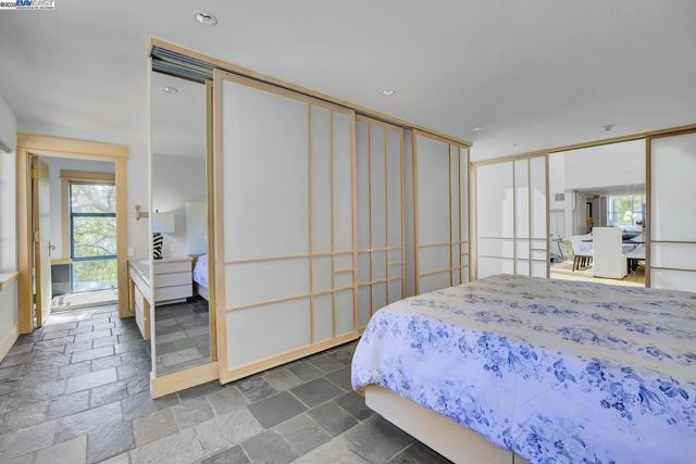 319 Tappan Ter, Orinda CA: https://media.crmls.org/mediaz/8f6735b1-1c56-48f7-ab49-0c8932b82007.jpg