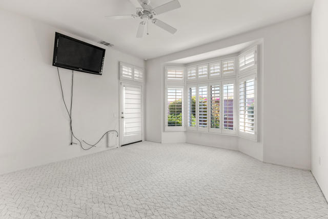 78626 Blooming Court, Palm Desert CA: https://media.crmls.org/mediaz/8f67be9d-06b2-4092-860f-3431e94fecfd.jpg