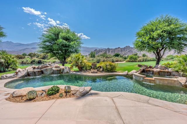 57205 Merion, La Quinta CA: https://media.crmls.org/mediaz/8f681d12-db29-4991-8f65-d138c12ac499.jpg