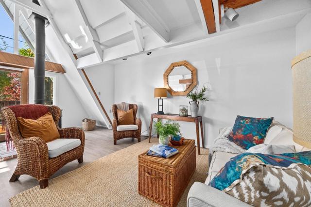 360 36th Avenue, Santa Cruz CA: https://media.crmls.org/mediaz/8f686bf1-12c8-41a4-9a7c-f7741bb30161.jpg