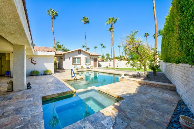 39060 Kilimanjaro Court, Palm Desert CA: https://media.crmls.org/mediaz/8f68f02e-f248-4881-91a6-f4b94a2d8304.jpg