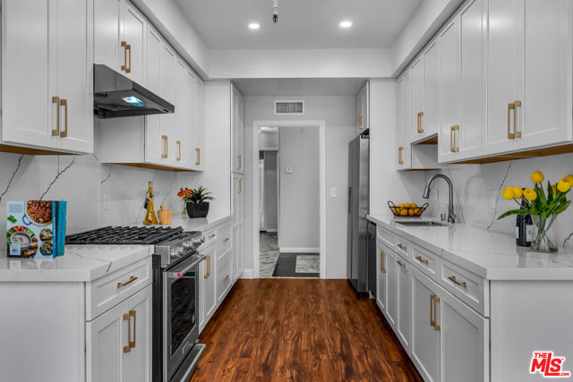 Gourmet Kitchen