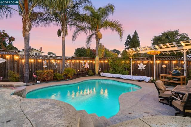 7519 Driftwood Way, Pleasanton CA: https://media.crmls.org/mediaz/8f69a5cd-d211-4bc8-92a3-f29494dff573.jpg