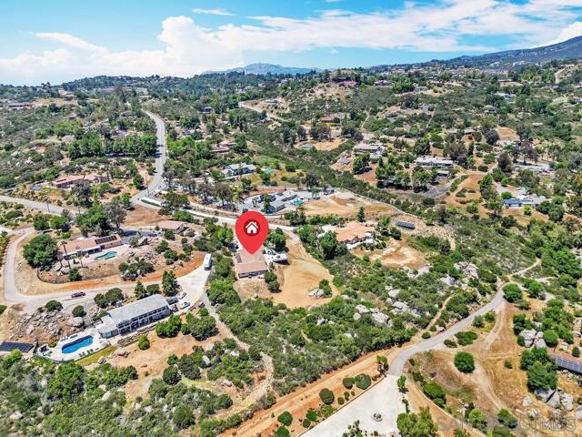 3176 Via Viejas, Alpine CA: https://media.crmls.org/mediaz/8f6a5f98-43be-4d41-9ba3-872310405fd1.jpg