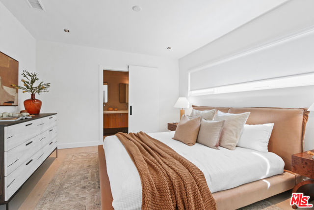 3620 5th Avenue, Los Angeles CA: https://media.crmls.org/mediaz/8f6a74a9-0d64-4110-85ae-343669b2b41a.jpg