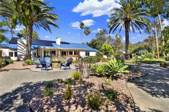 14265 Sandhill Rd, Poway CA: https://media.crmls.org/mediaz/8f6bb05d-51ee-45ff-b5c3-d15b6911313f.jpg