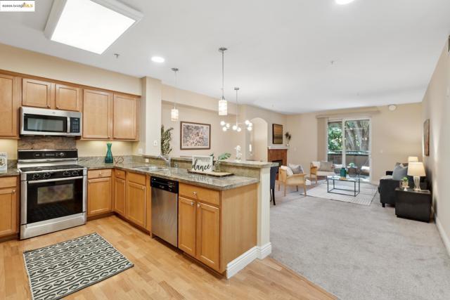 1310 Creekside Dr, Walnut Creek CA: https://media.crmls.org/mediaz/8f6bb903-cc73-4cc6-a629-0fb37a2b301d.jpg