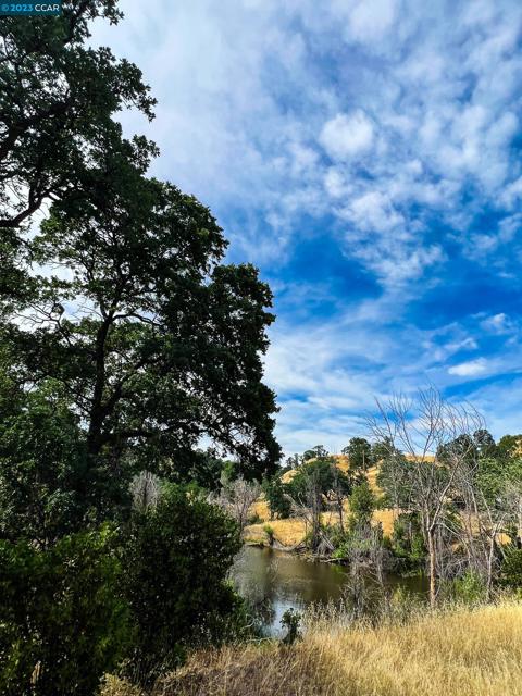 0 Lot 22 Rolling Oaks, Cottonwood CA: https://media.crmls.org/mediaz/8f6bfc39-96e8-44f6-b067-4f142815d1e9.jpg