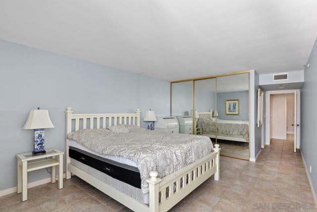 1820 Avenida Del Mundo, Coronado CA: https://media.crmls.org/mediaz/8f6c2976-b5e1-450e-9146-b6d2f8541167.jpg