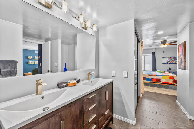 1050 E Ramon Road, Palm Springs CA: https://media.crmls.org/mediaz/8f6ce6dc-6ce6-4a71-b29d-d8f66381e541.jpg