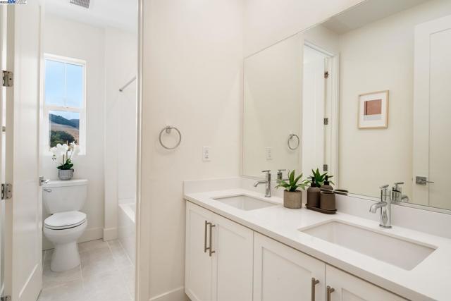 61109 Via Vicenza, San Ramon CA: https://media.crmls.org/mediaz/8f6d76f9-6d0b-4eea-bff2-65c7129dcc1c.jpg