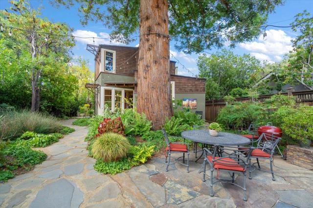 705 University Avenue, Los Altos CA: https://media.crmls.org/mediaz/8f6d798d-80a9-4b09-abab-0ca545c76d2e.jpg