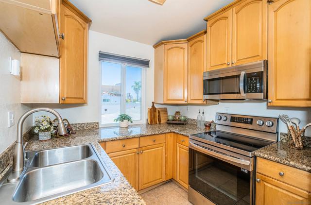 4353 Felton St, San Diego CA: https://media.crmls.org/mediaz/8f6dcd79-f60f-4398-a30b-8995a2843595.jpg
