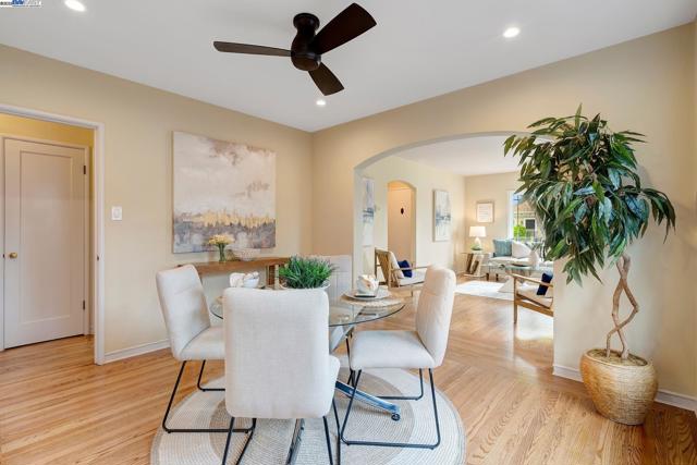 1109 Post St, Alameda CA: https://media.crmls.org/mediaz/8f6de7a5-59c7-4f51-91e4-91ae81ef7963.jpg