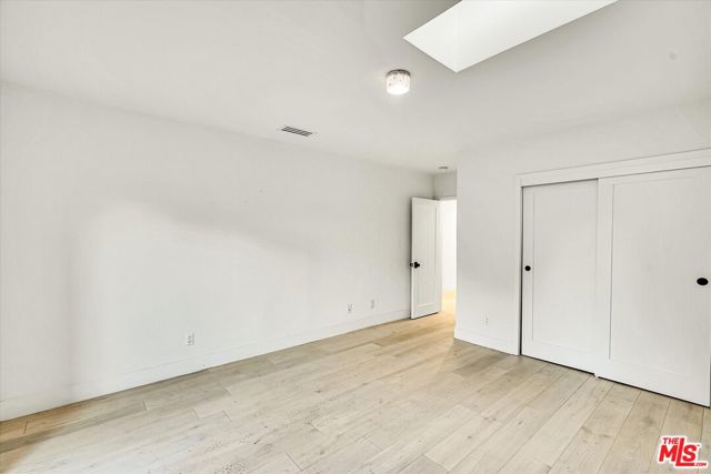 4122 S Bronson Avenue, Los Angeles CA: https://media.crmls.org/mediaz/8f6dfe08-cd10-494c-ba76-1ceb2eda3631.jpg