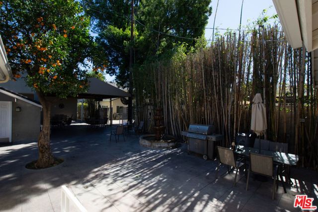 6956 Bertrand Avenue, Reseda CA: https://media.crmls.org/mediaz/8f6e7490-4df9-49cd-b75c-7180f4f0d11b.jpg