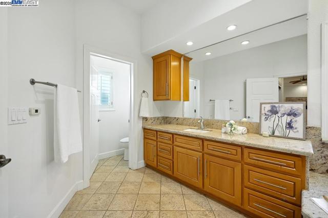 874 Overhill Dr, Hayward CA: https://media.crmls.org/mediaz/8f6e9b84-df2e-4983-9131-a505f451de56.jpg