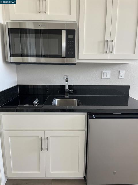1406 Cobblestone Drive, Pittsburg CA: https://media.crmls.org/mediaz/8f6eda3a-d1d6-449b-a6a5-43e03fb632e4.jpg