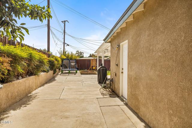 39-web-or-mls-Upmarketmedia_4008Vin-42