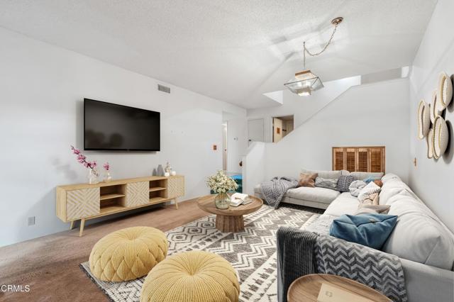 Detail Gallery Image 6 of 46 For 3063 Marigold Pl, Thousand Oaks,  CA 91360 - 3 Beds | 2/1 Baths