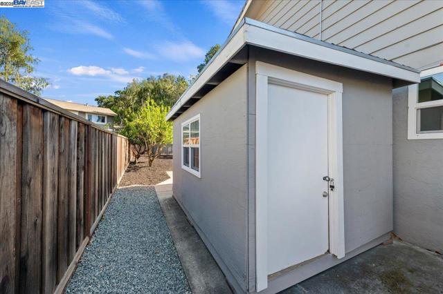 103 Baldwin Dr, Danville CA: https://media.crmls.org/mediaz/8f70488b-3025-40b8-bcda-67e0bd3feb2d.jpg