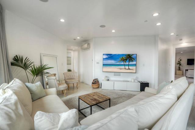 Detail Gallery Image 6 of 25 For 300 9th St., Del Mar,  CA 92014 - 3 Beds | 3 Baths