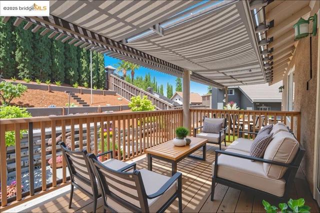 1003 Linda Vista Way, Rio Vista CA: https://media.crmls.org/mediaz/8f70b24f-df4d-42b4-a5e4-5b9a0da8b129.jpg