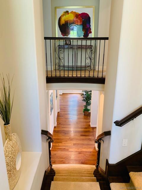 5199 Seagrove Place, San Diego CA: https://media.crmls.org/mediaz/8f716675-cc51-4a18-bdfa-19f5967083aa.jpg