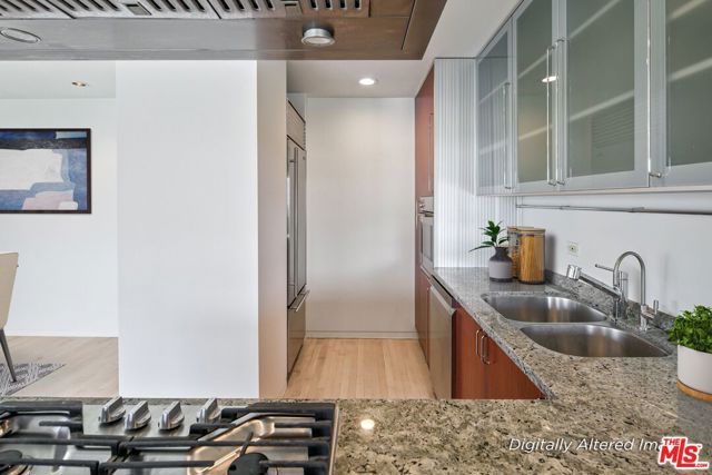 101 California Avenue, Santa Monica CA: https://media.crmls.org/mediaz/8f7174aa-5c62-41d4-bd95-82648f81472d.jpg