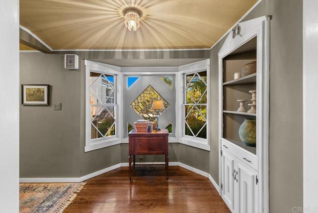 Detail Gallery Image 4 of 41 For 2847 Broadway, San Diego,  CA 92102 - 4 Beds | 4 Baths