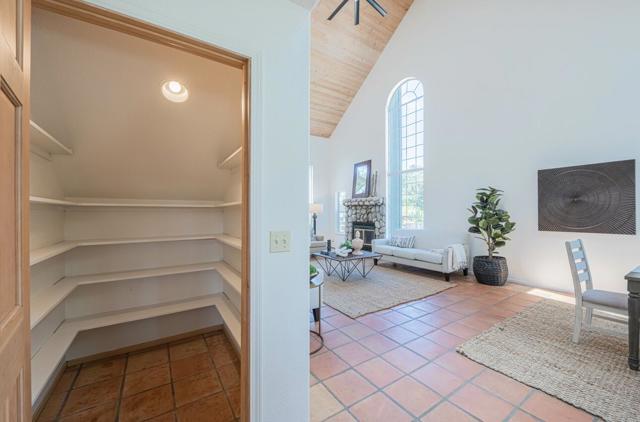 158 Echo Valley Road, Prunedale CA: https://media.crmls.org/mediaz/8f7313eb-d160-49b6-819b-526e89e622d3.jpg