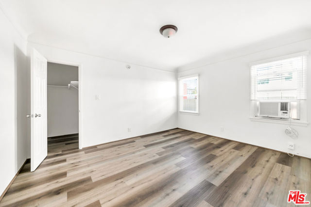 139 N Harper Avenue, Los Angeles CA: https://media.crmls.org/mediaz/8f73747f-ac23-4505-9765-53e433e59fa0.jpg