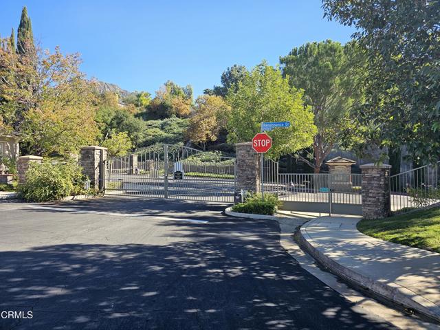 Detail Gallery Image 3 of 38 For 7454 Chanteclair Ct, Los Angeles,  CA 91042 - 5 Beds | 3 Baths